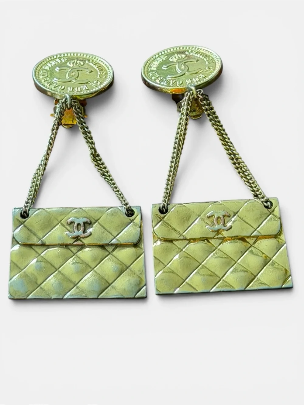 Vintage Chanel Classic Flap Bag Dangle Medallion Clip-On Earrings Gold